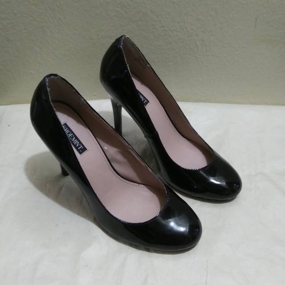 Shoemint "Rozemary" Heels - Picture 2 of 16